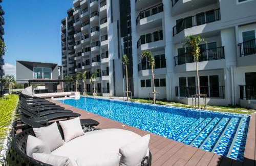 Kram Apartment | Beachfront Bliss at Mantra Beach Condominium Suite 2