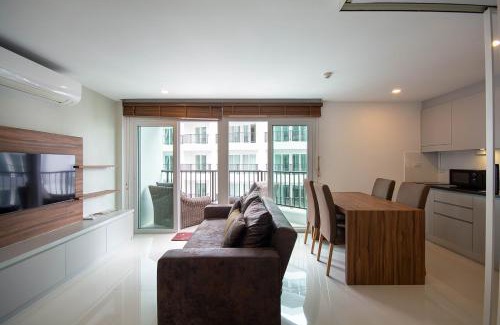 Kram Apartment | Mantra Beach Condominium M257: Oceanfront Paradise Awaits