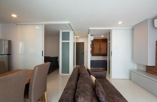 Kram Apartment | Mantra Beach Condominium M257: Oceanfront Paradise Awaits