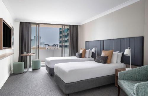 Chatswood Apartment | Discover Mantra Chatswood: Family-Friendly Stay with Pool