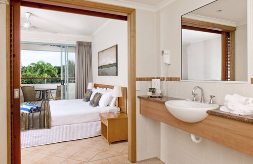 Port Douglas Hotel | Relax at Mantra In The Village: Family-Friendly Amenities