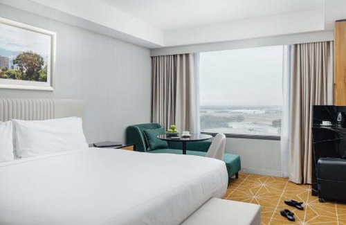 Tullamarine Hotel | Convenient Getaway at Mantra Melbourne Airport with Pool & Spa