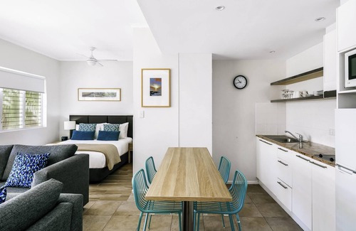 Port Douglas Hotel | Delightful Mantra PortSea: Pool, Spa & Family-Friendly Stay