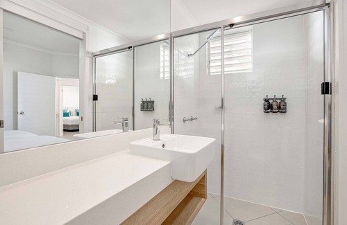 Port Douglas Hotel | Delightful Mantra PortSea: Pool, Spa & Family-Friendly Stay