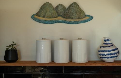 Careys Bay House | Manu Heights Retreat