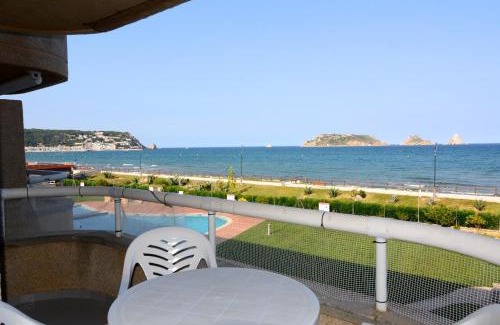 Els Griells Apartment | Oceanfront Comfort at MANUREVA III 2-C - Pet Friendly Stay