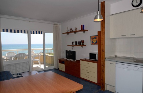 Els Griells Apartment | Unforgettable Stay at Manureva VII with Ocean View & Pool