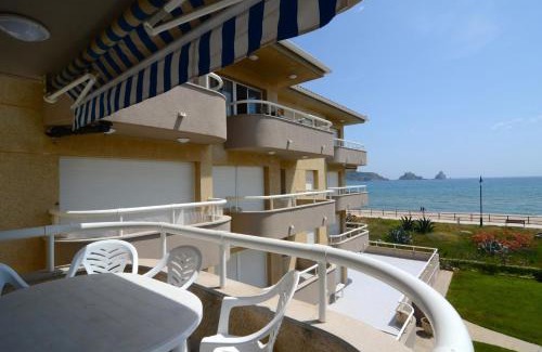 Els Griells Apartment | Oceanfront Retreat at MANUREVA VII 2-A with Pool