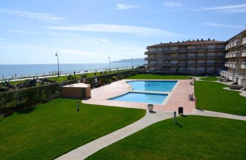 Els Griells Apartment | Oceanfront Retreat at MANUREVA VII 2-A with Pool
