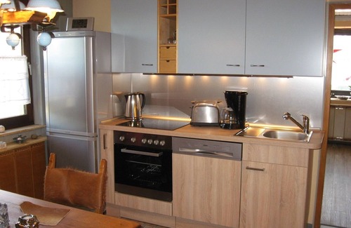 Heimfeld Apartment | Explore Museumsdorf & More: Guest Rated 9.8, Pet Friendly!