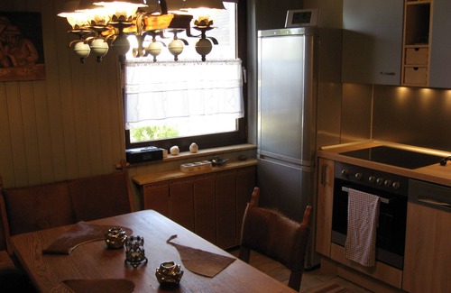 Heimfeld Apartment | Explore Museumsdorf & More: Guest Rated 9.8, Pet Friendly!