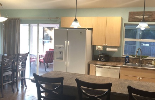 Harbour Heights House | Experience Waterfront Living with Public Boat Ramp & Fishing