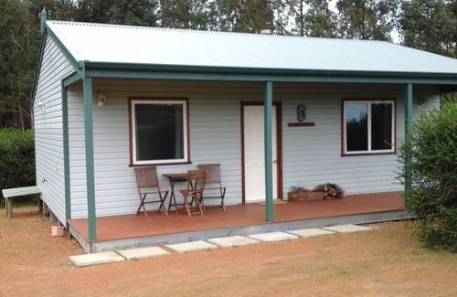 Porongurup Cottage | Explore Manyat Peak Cottages with Ocean Views & Spa