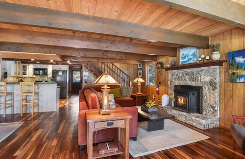 Carnelian Woods Ski Chalet | Pet-Friendly Manzanita Grove Cabin Near Lake & Forest