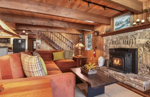 Carnelian Woods Ski Chalet | Pet-Friendly Manzanita Grove Cabin Near Lake & Forest