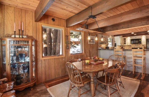 Carnelian Woods Ski Chalet | Pet-Friendly Manzanita Grove Cabin Near Lake & Forest
