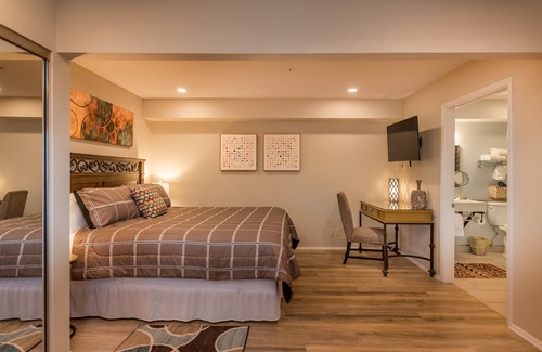 Uptown Sedona Hotel | Experience Manzanita Junior Suite #102 at Sedona Uptown