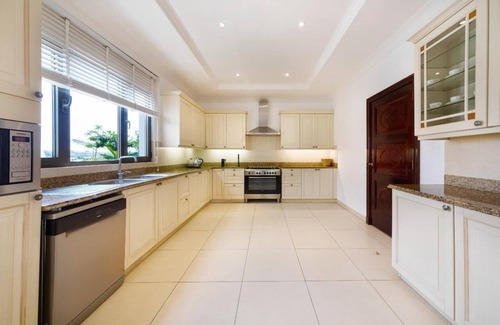 Palm Jumeirah Villa | Manzil-6BR Lux Villa with Pvt Pool