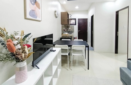 Mabini Apartment | Cozy Manzil Anilao B&B with Kitchen & Breakfast Included