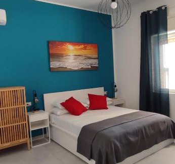 Posillipo Bed & Breakfast | Discover Manzoni 159: Family-Friendly with Hot Tub & Dining