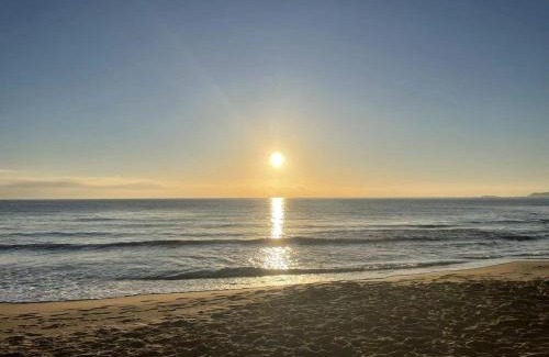 Spata-Artemida Bed & Breakfast | Convenient Maos Home: Airport Shuttle & Ocean View Rooms