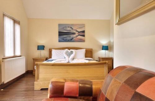 Fitling House | Pet-Friendly Maple 14 with Hot Tub - Rated 10/10 by Guests