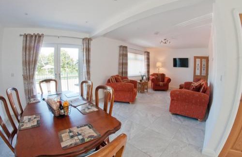 Cookstown House | Maple Cottage: 4-Star Retreat with Family Friendly Amenities