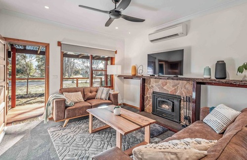 Porepunkah House | Maple Cottage Porepunkah - Modern Getaway with Pool & Pets
