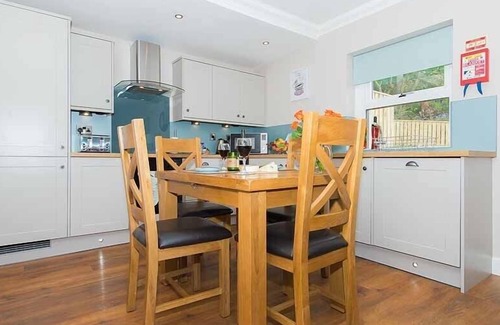 Cupar Cottage | Maple Cottage with Hot Tub near Cupar, Fife
