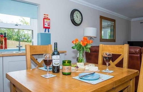 Cupar Cottage | Maple Cottage with Hot Tub near Cupar, Fife