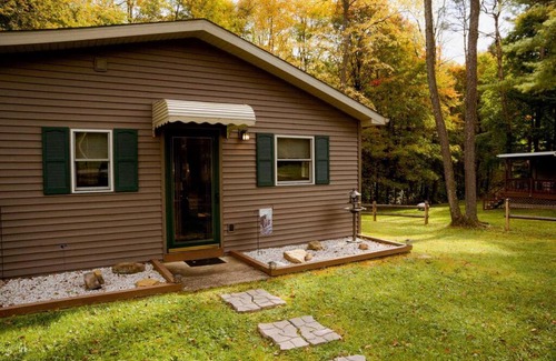 Vowinckel House | Maple Creek Cabin: Close to Cook Forest Adventures