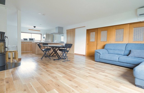 Asahikawa House | Discover Family-Friendly Comfort at Maple Farm Hotel