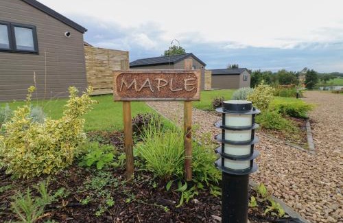 Swadlincote House | Pet-Friendly Retreat at Maple: A 4-Star Guest Favorite