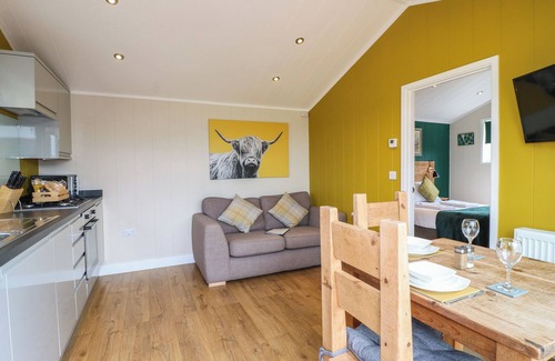 Swadlincote Cottage | Maple