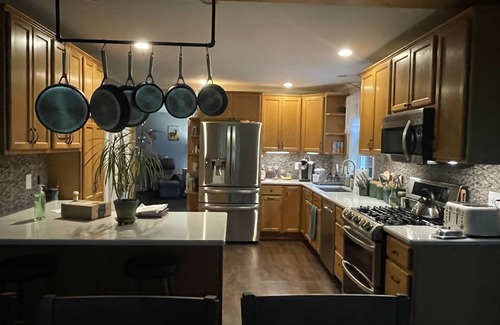 Williston North House | Top-Rated Maple Leaf Acres: Family-Friendly & Pet Welcome