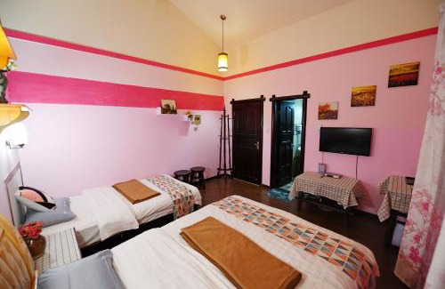 Shuhe Old Town House | Cozy Maple Leaf Inn: Top-Rated Stay with Breakfast Included
