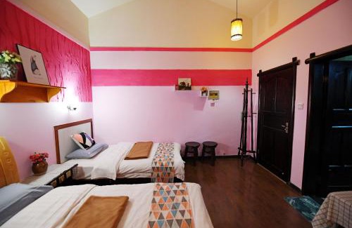 Shuhe Old Town House | Cozy Maple Leaf Inn: Top-Rated Stay with Breakfast Included