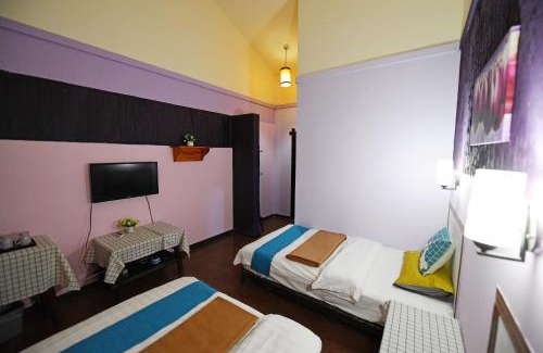 Shuhe Old Town House | Cozy Maple Leaf Inn: Top-Rated Stay with Breakfast Included