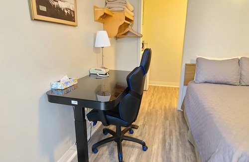 Goderich Hotel | Maple Leaf Motel: Guest Rated 9/10 with Spa & Breakfast