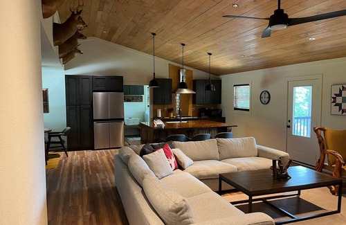 Elgin Cabin | Scenic Maple Ridge Cabins: Family-Friendly Retreat