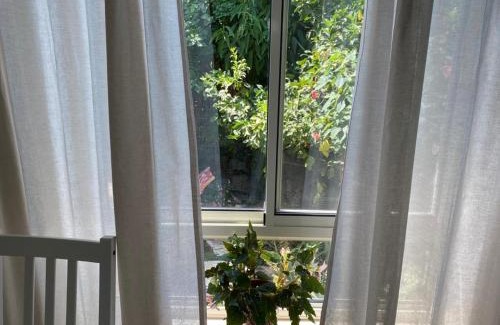 Rosh Pinna Apartment | Maple's Place - Guest Rated 10/10 with Hot Tub & Breakfast