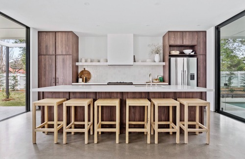 Berry House | Discover The Loft at Maple Cottages with Pool & Spa