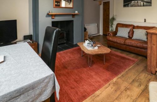 Morpeth House | Maple Tree Cottage: Family and Pet Friendly Retreat