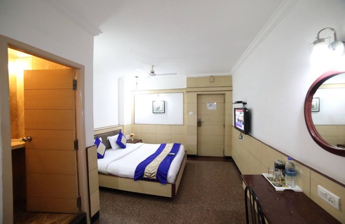 Vadapalani Hotel | Cozy Maple Tree Hotels: Family-Friendly & Accessible Stay