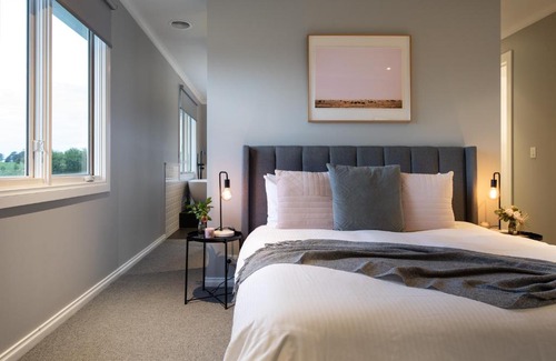 Newlyn North House | Family-Friendly Getaway at Mapledurham - 4-Star Comfort