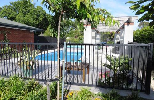 Harewood Bed & Breakfast | Pet-Friendly Maples on Harewood: 4-Star Stay with Pool