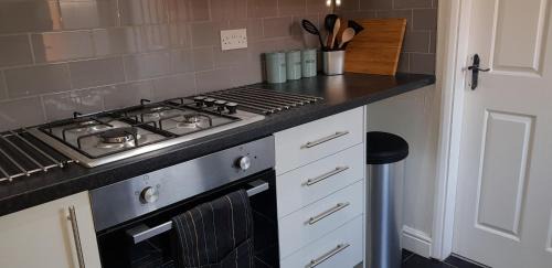 Leicester Apartment | Discover Maplewell House: Family-Friendly Retreat Awaits