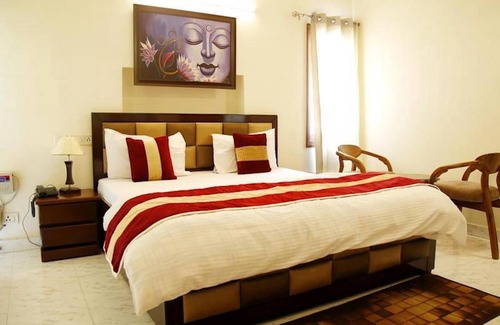 South Extension House | Maplewood Guest House: Cozy Retreat in Neeti Bagh, Delhi