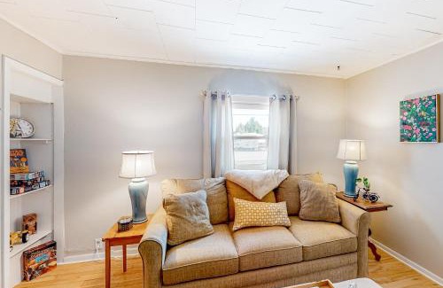 Colchester House | Family-Friendly Retreat at Maplewood Manor - Unit 2