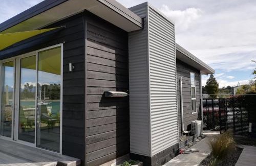 Mapua Apartment | Stunning Oceanfront Mapua Wharfside Apartments - 4 Star Stay